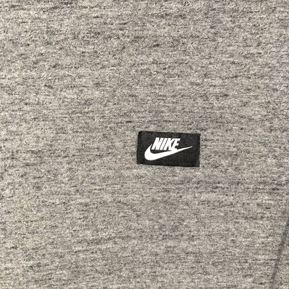 Nike tee - Picture 2 of 4